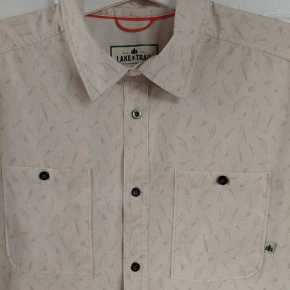 LAKE Other - Lake & Trail Men's LARGE Beige Button Up Short Sleeve Fishing Lure Shirt Pockets